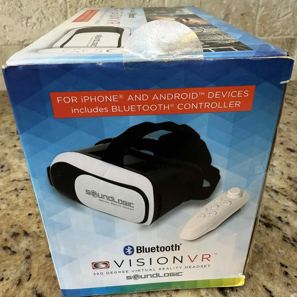 VisionVR Virtual Reality Headset - Black and White